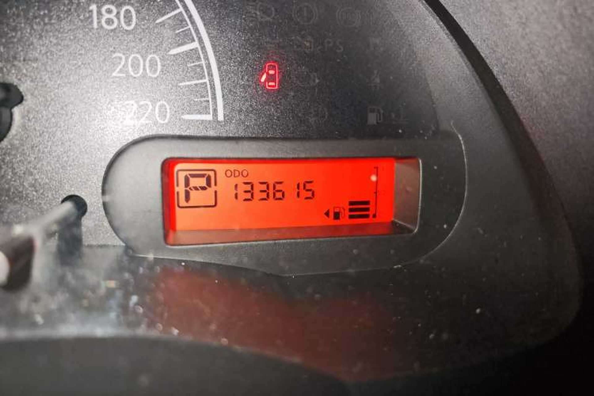 Used Nissan Sunny 2014 1.5XE CVT Comfort Edition Odometer Close Up