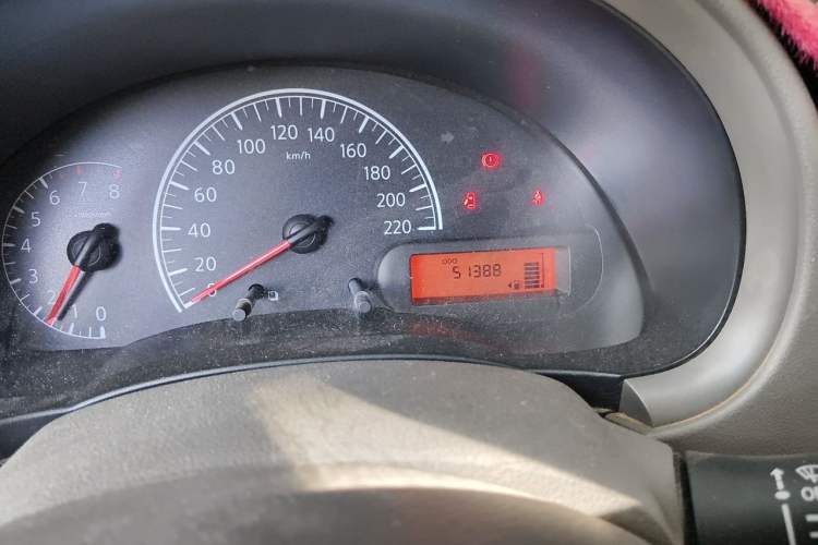 Used Nissan Sunny 2014 1.5XE Manual Comfort Edition Odometer Close Up
