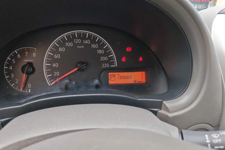 Used Nissan Sunny 2014 1.5XE CVT Comfort Edition Odometer Close Up