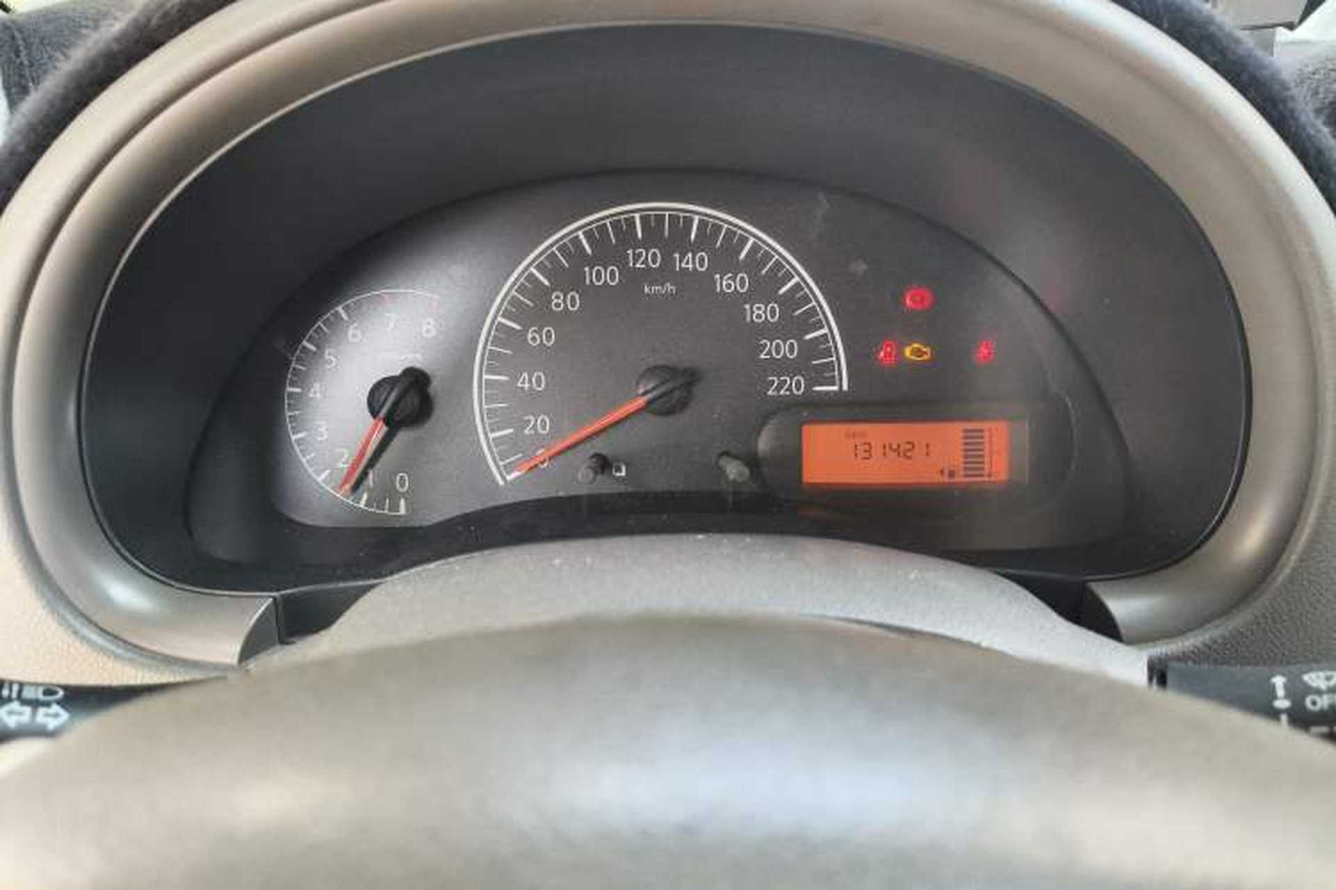 Used Nissan Sunny 2014 1.5XE Manual Elite Edition Odometer Close Up