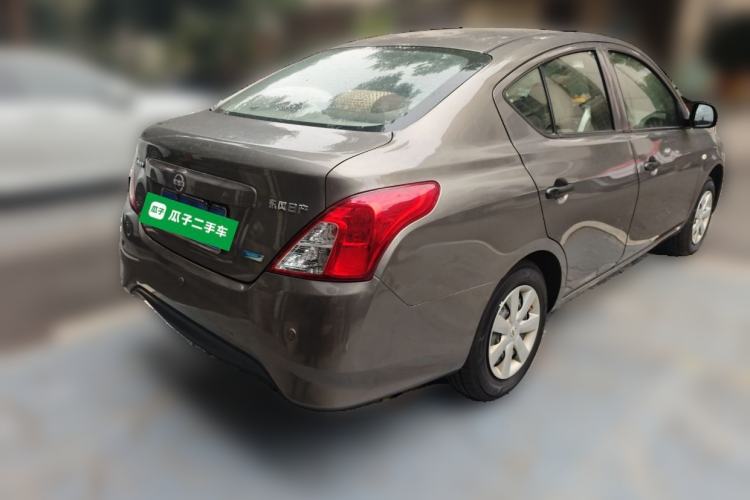 Used Nissan Sunny 2014 1.5XE Manual Elite Edition Rear Right 45 Deg