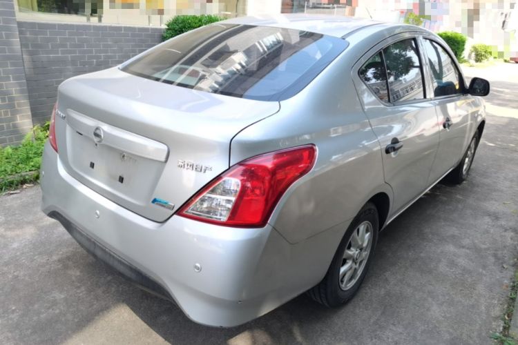 Used Nissan Sunny 2014 1.5XE CVT Elite Edition Rear Right 45 Deg