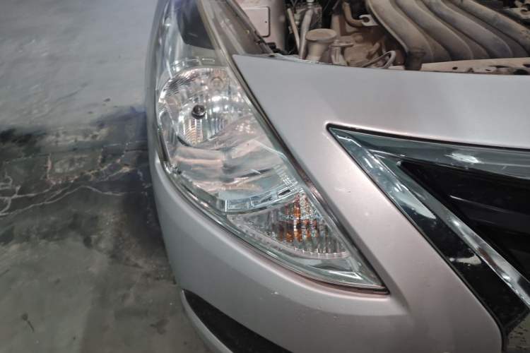 Used Nissan Sunny 2014 1.5XE Manual Comfort Edition Right Front Headlight