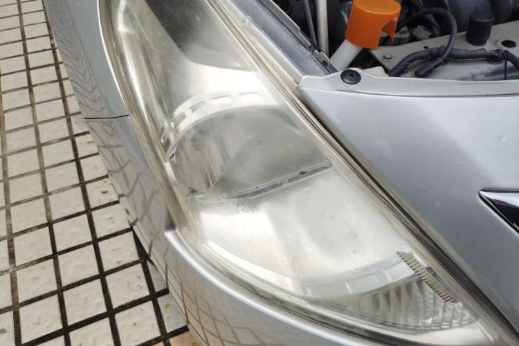 Used Nissan Sunny 2014 1.5XE Manual Elite Edition Right Front Headlight