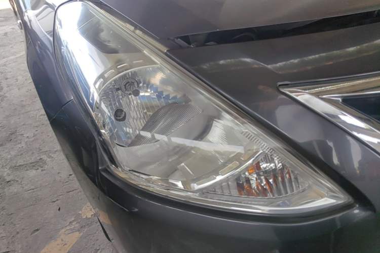 Used Nissan Sunny 2014 1.5XE Manual Elite Edition Right Front Headlight
