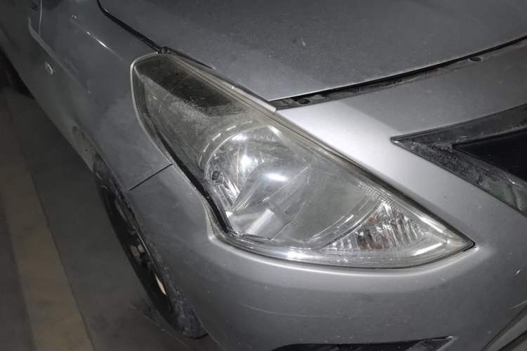 Used Nissan Sunny 2014 1.5XE Manual Comfort Edition Right Front Headlight