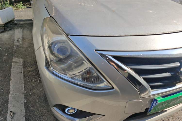 Used Nissan Sunny 2014 1.5XE Manual Comfort Edition Right Front Headlight