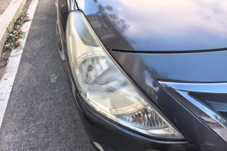 Used Nissan Sunny 2014 1.5XE Manual Elite Edition Right Front Headlight