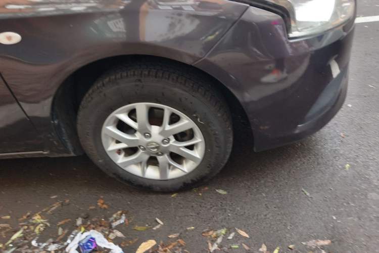 Used Nissan Sunny 2014 1.5XE Manual Elite Edition Right Front Wheel Hub