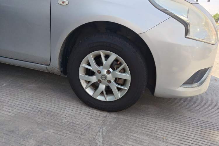 Used Nissan Sunny 2014 1.5XE CVT Elite Edition Right Front Wheel Hub