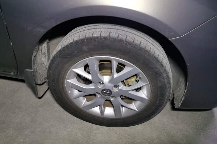 Used Nissan Sunny 2014 1.5XL CVT Luxury Edition Right Front Wheel Hub