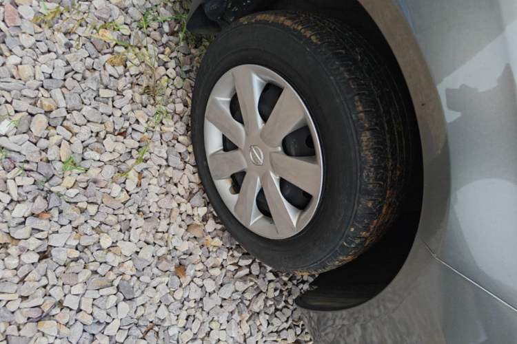 Used Nissan Sunny 2014 1.5XE CVT Elite Edition Right Front Wheel Hub