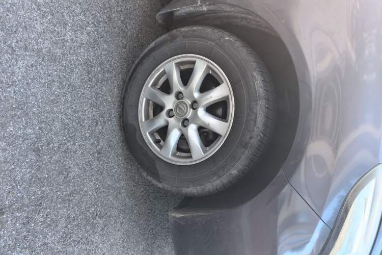 Used Nissan Sunny 2014 1.5XE Manual Elite Edition Right Front Wheel Hub