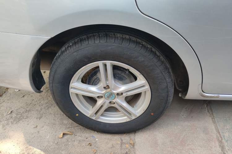 Used Nissan Sunny 2014 1.5XE CVT Comfort Edition Right Rear Wheel Hub