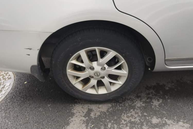 Used Nissan Sunny 2014 1.5XE Manual Elite Edition Right Rear Wheel Hub