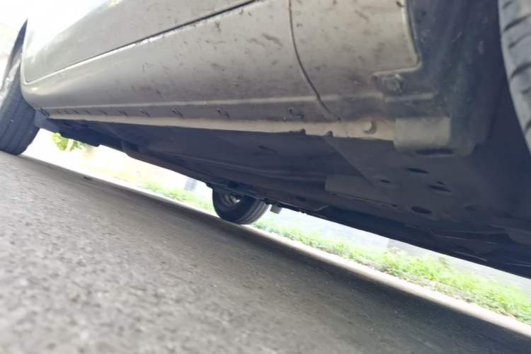 Used Nissan Sunny 2014 1.5XE CVT Elite Edition Right Side Sill
