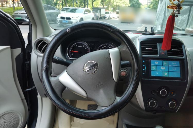 Used Nissan Sunny 2014 1.5XL CVT Luxury Edition Steering Wheel