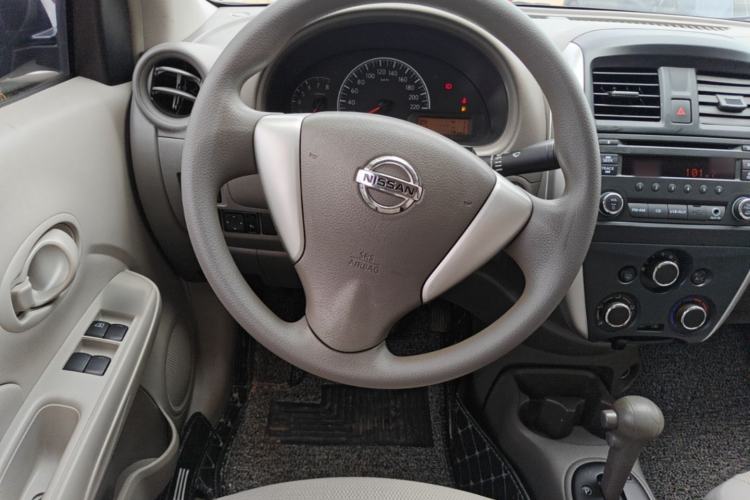 Used Nissan Sunny 2014 1.5XE CVT Elite Edition Steering Wheel