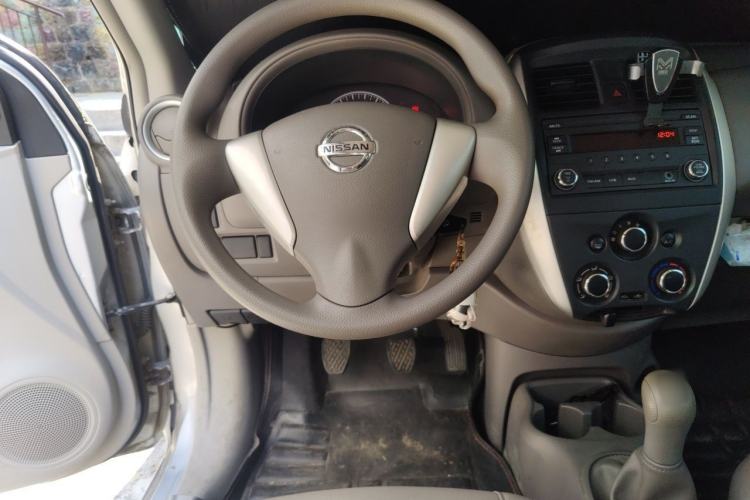 Used Nissan Sunny 2014 1.5XE Manual Comfort Edition Steering Wheel