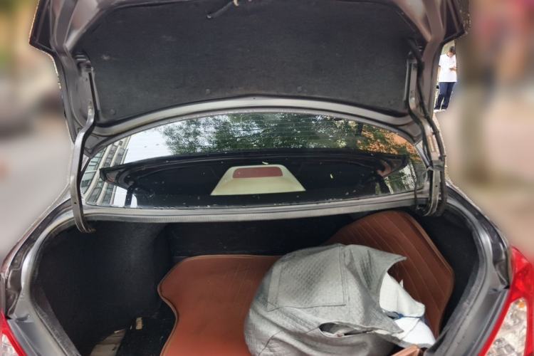 Used Nissan Sunny 2014 1.5XE Manual Elite Edition Trunk