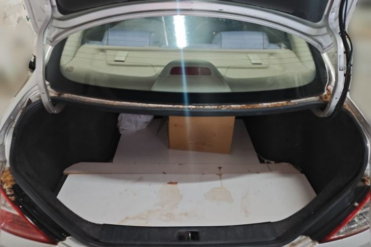 Used Nissan Sunny 2014 1.5XE Manual Comfort Edition Trunk