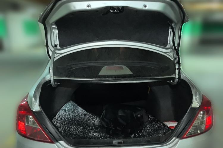 Used Nissan Sunny 2014 1.5XE Manual Comfort Edition Trunk