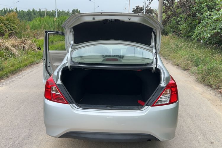 Used Nissan Sunny 2014 1.5XE Manual Comfort Edition Trunk