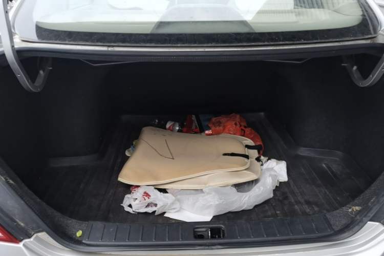 Used Nissan Sunny 2014 1.5XE Manual Elite Edition Trunk
