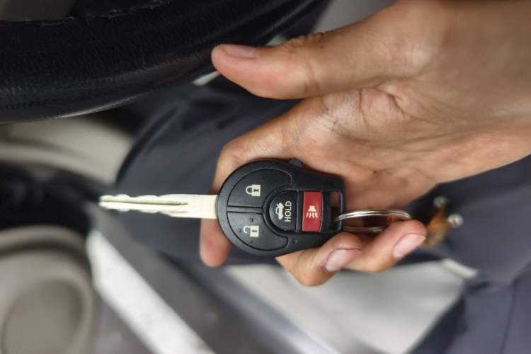 Used Nissan Sunny 2014 1.5XE Manual Elite Edition Vehicle Key