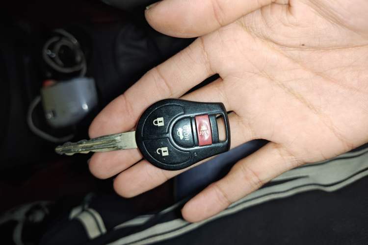 Used Nissan Sunny 2014 1.5XE Manual Comfort Edition Vehicle Key