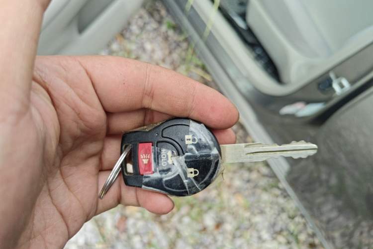 Used Nissan Sunny 2014 1.5XE CVT Elite Edition Vehicle Key
