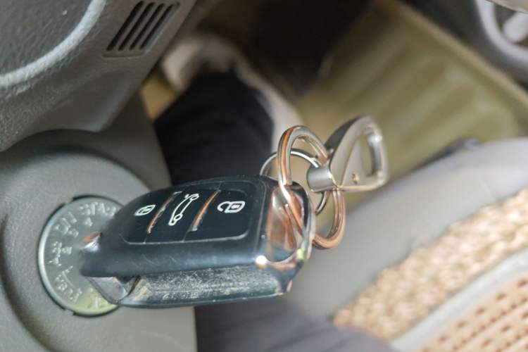 Used Nissan Sunny 2014 1.5XE Manual Elite Edition Vehicle Key