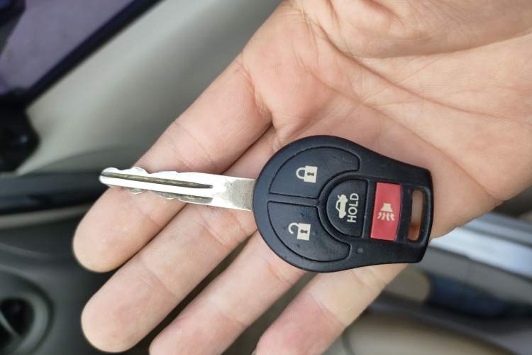 Used Nissan Sunny 2014 1.5XE CVT Comfort Edition Vehicle Key