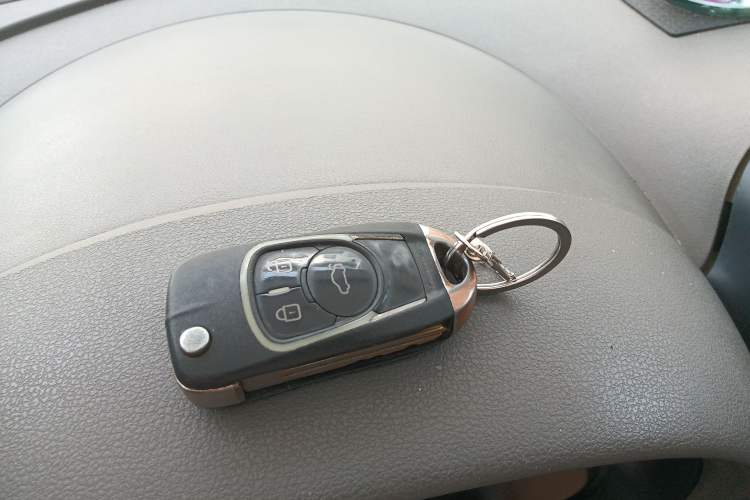 Used Nissan Sunny 2014 1.5XE Manual Elite Edition Vehicle Key