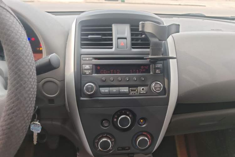 Used Nissan Sunny 2014 1.5XE Manual Comfort Edition Audio And AC Panel