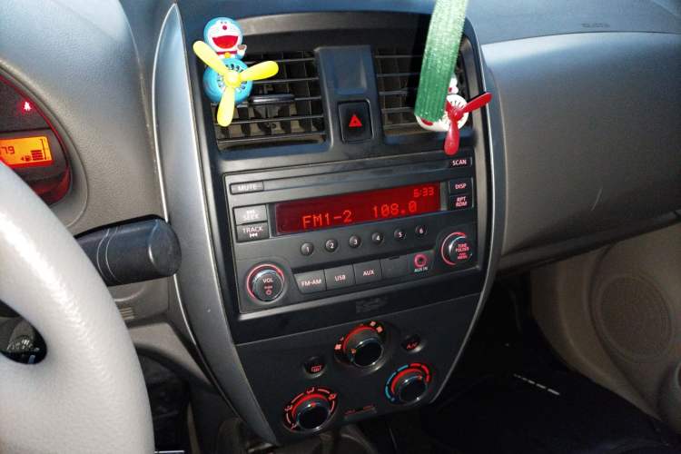 Used Nissan Sunny 2014 1.5XE Manual Comfort Edition Audio And AC Panel