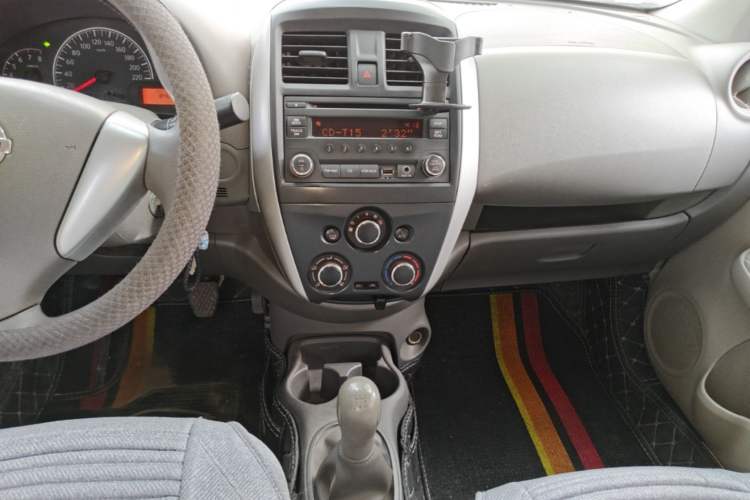 Used Nissan Sunny 2014 1.5XE Manual Comfort Edition Audio And AC Panel