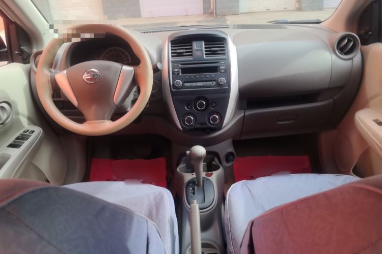 Used Nissan Sunny 2014 1.5XE CVT Comfort Edition Center Console