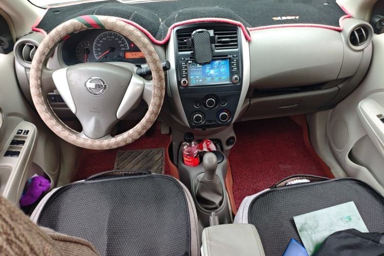 Used Nissan Sunny 2014 1.5XE Manual Comfort Edition Center Console