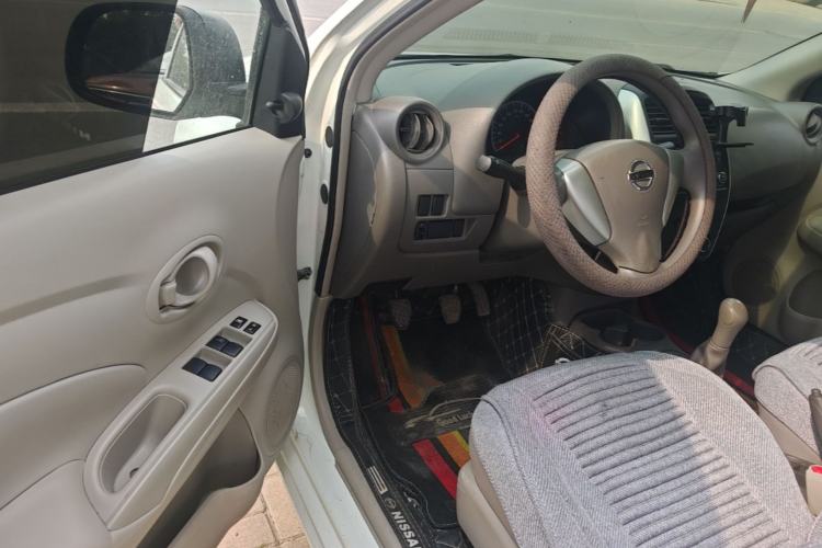 Used Nissan Sunny 2014 1.5XE Manual Comfort Edition Driver Seat