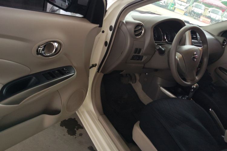 Used Nissan Sunny 2014 1.5XL CVT Luxury Edition Driver Seat