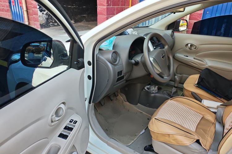 Used Nissan Sunny 2014 1.5XE Manual Comfort Edition Driver Seat