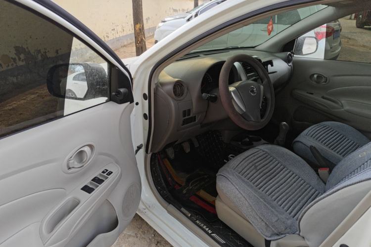 Used Nissan Sunny 2014 1.5XE Manual Comfort Edition Driver Seat