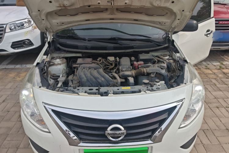 Used Nissan Sunny 2014 1.5XE Manual Comfort Edition Engine Bay