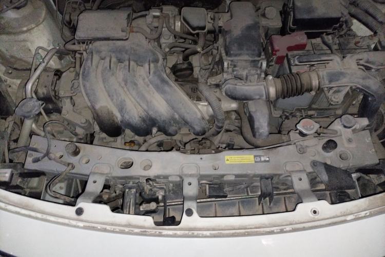 Used Nissan Sunny 2014 1.5XE Manual Comfort Edition Engine Bay