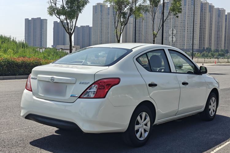 Used Nissan Sunny 2014 1.5XE CVT Comfort Edition Exterior 5