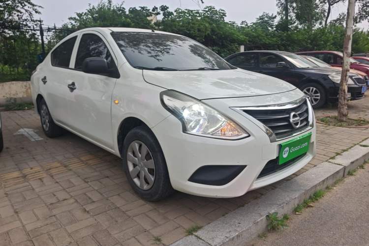 Used Nissan Sunny 2014 1.5XE Manual Comfort Edition Front Right 45 Deg