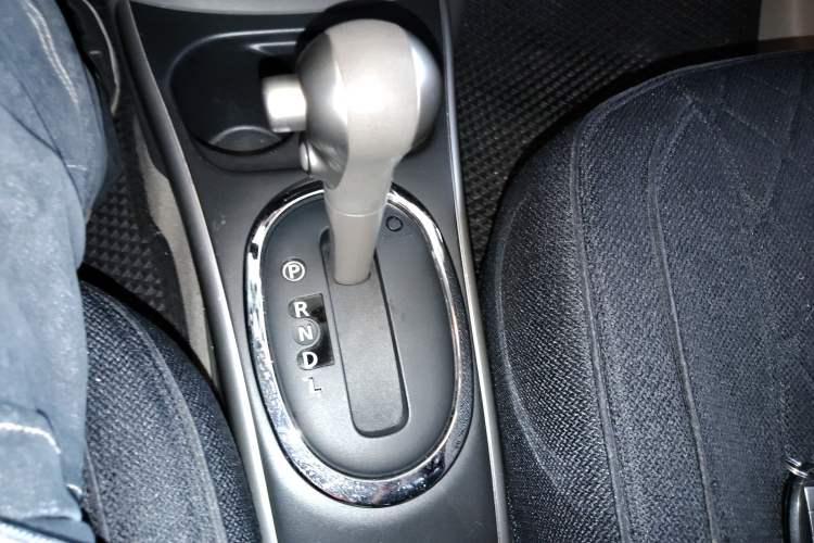 Used Nissan Sunny 2014 1.5XL CVT Luxury Edition Gear Lever