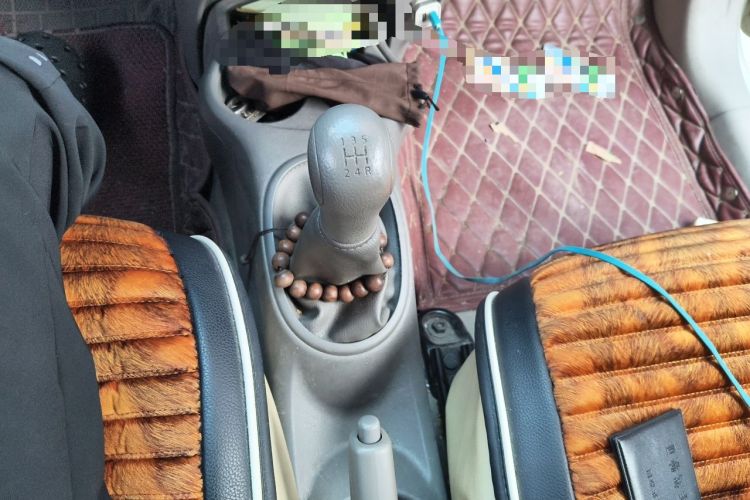 Used Nissan Sunny 2014 1.5XE Manual Comfort Edition Gear Lever