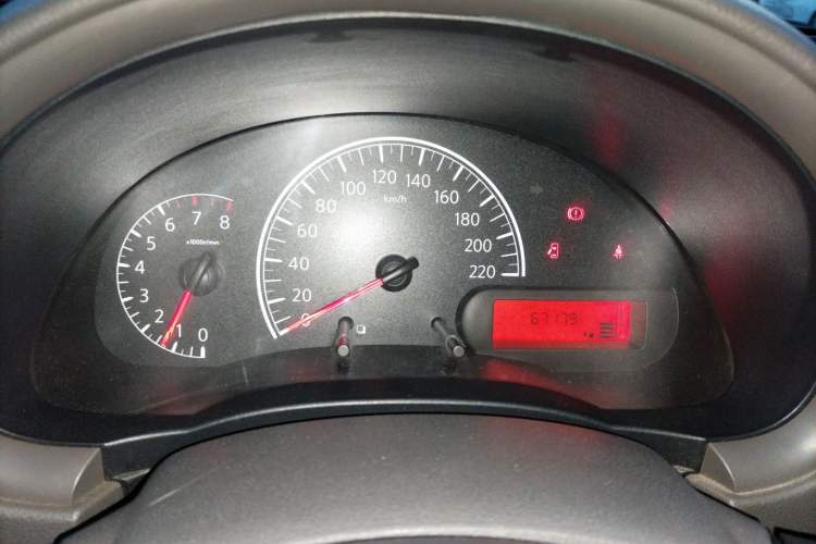 Used Nissan Sunny 2014 1.5XE Manual Comfort Edition Instrument Cluster
